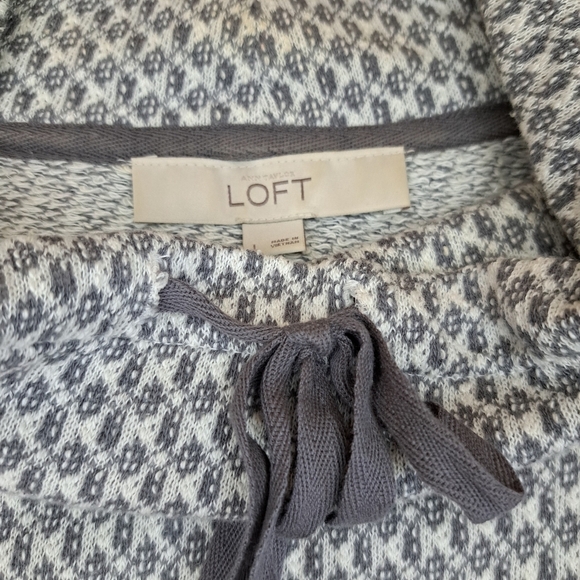 Ann Taylor Loft Lounge Women's NWOT Large Sift Gray Cowl Neck Sweatshirt #132 - Picture 10 of 12